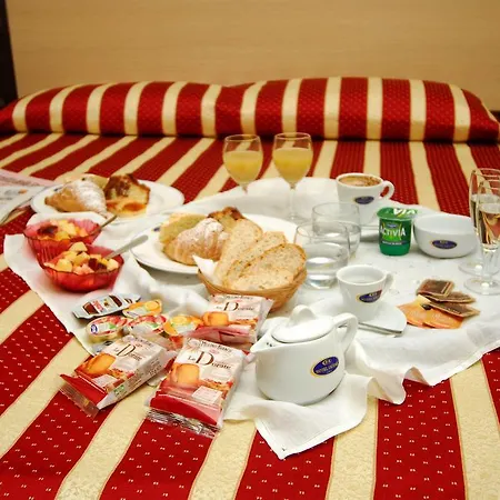 Iacone Hotel 3*