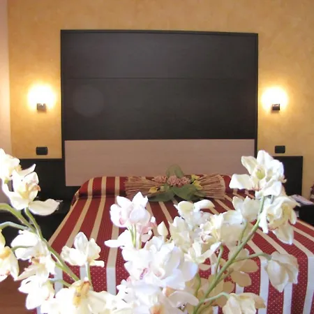Iacone Hotel 3*